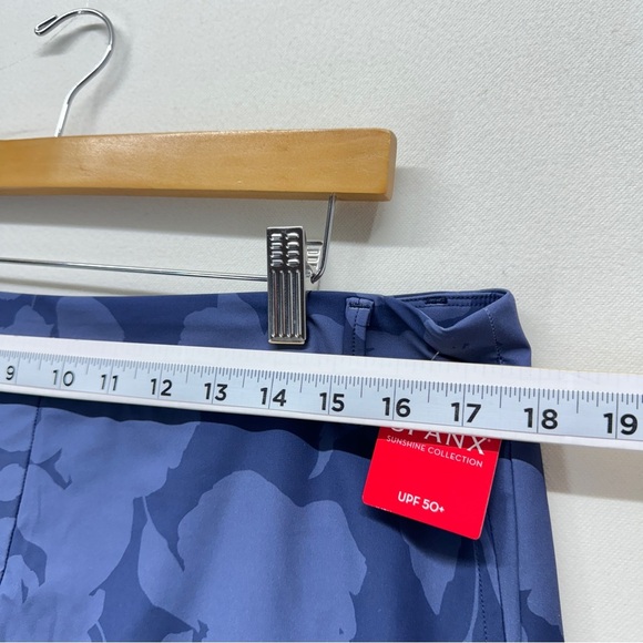 Spanx Sunshine Women Athletic Shorts Floral Navy Golf Tennis Athleisure Summer - Picture 6 of 10